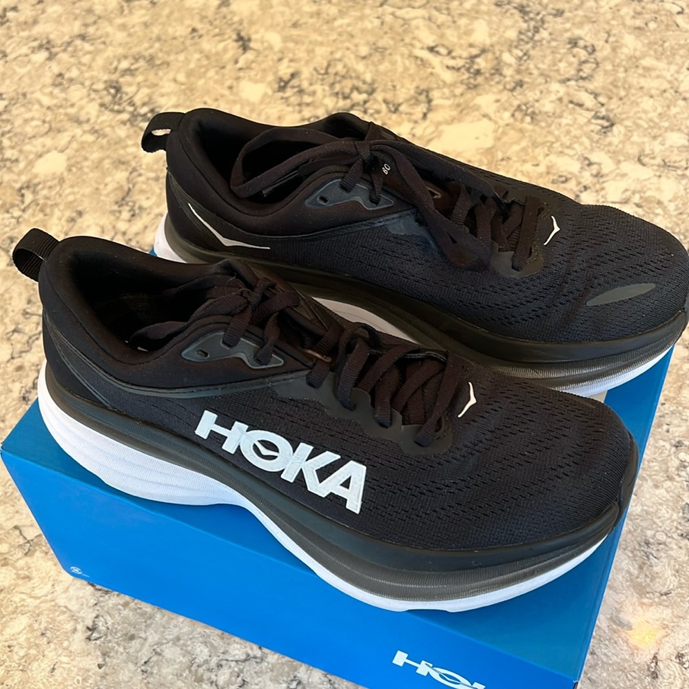 Hoka W Bondi 8 Black/White in Ladies 9